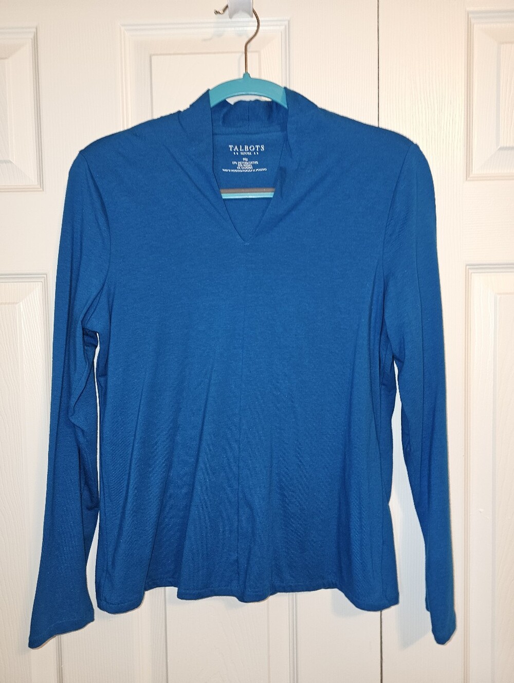 Talbots Blue Long Sleeve V-Neck Knit Top